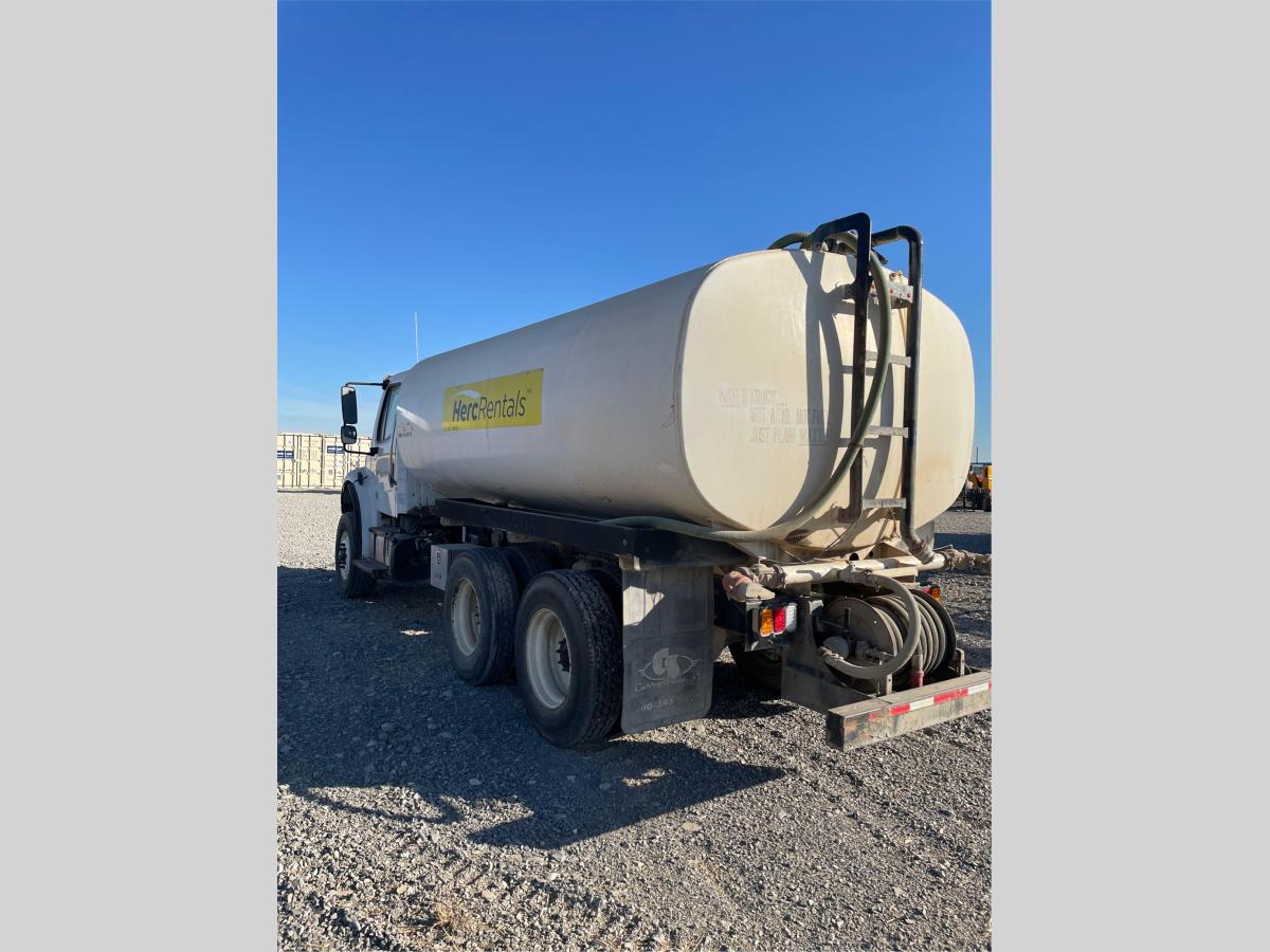 2017 Freightliner M2106