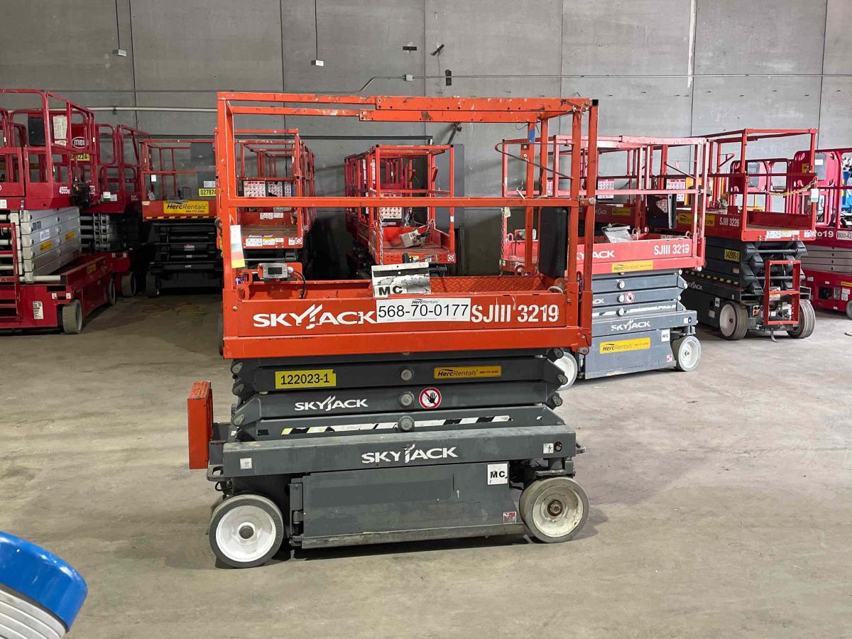 2017 Skyjack SJ3219