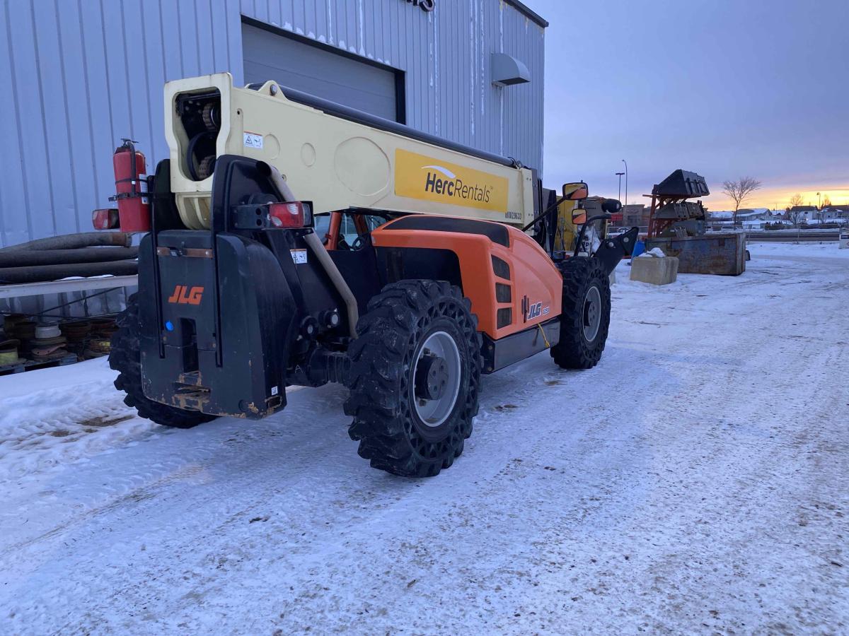 2016 JLG 1255