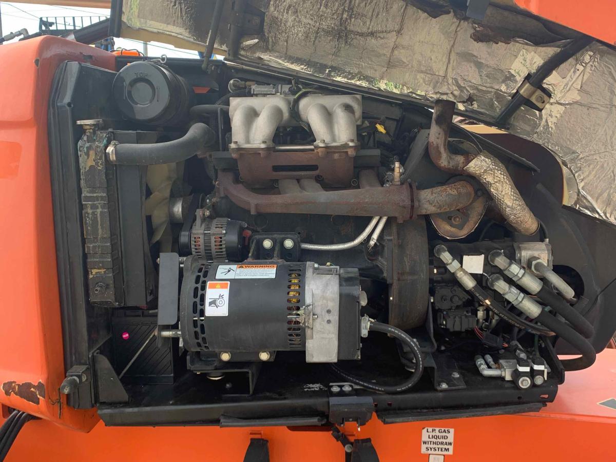 2012 JLG 600AJ