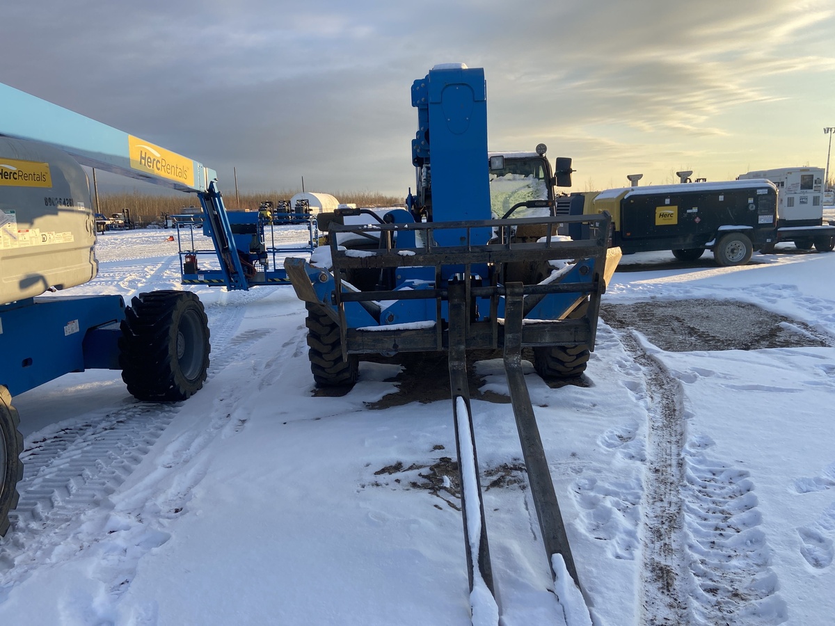 2022 Genie GTH-1056-5