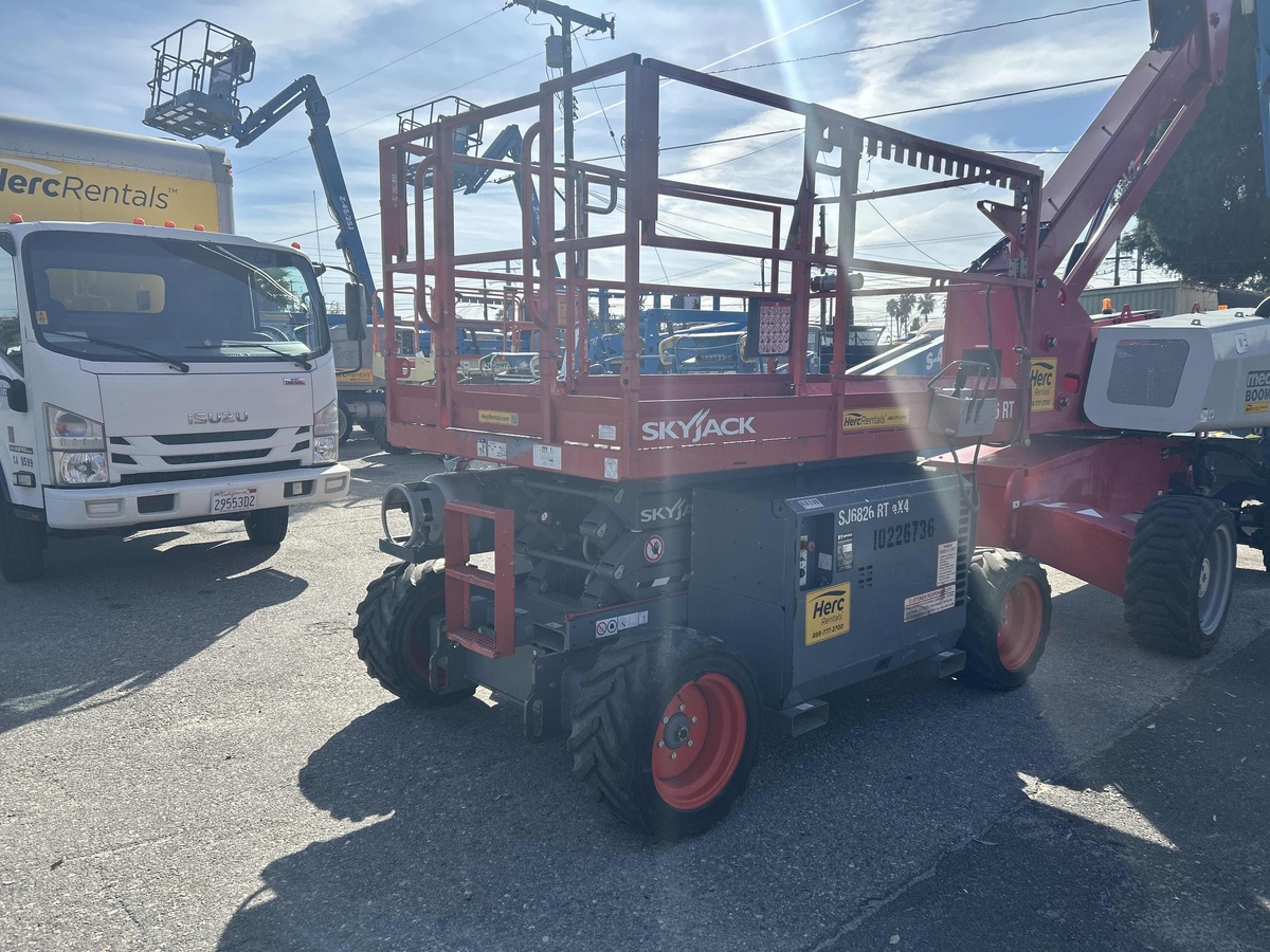 2017 Skyjack SJ-6826RT