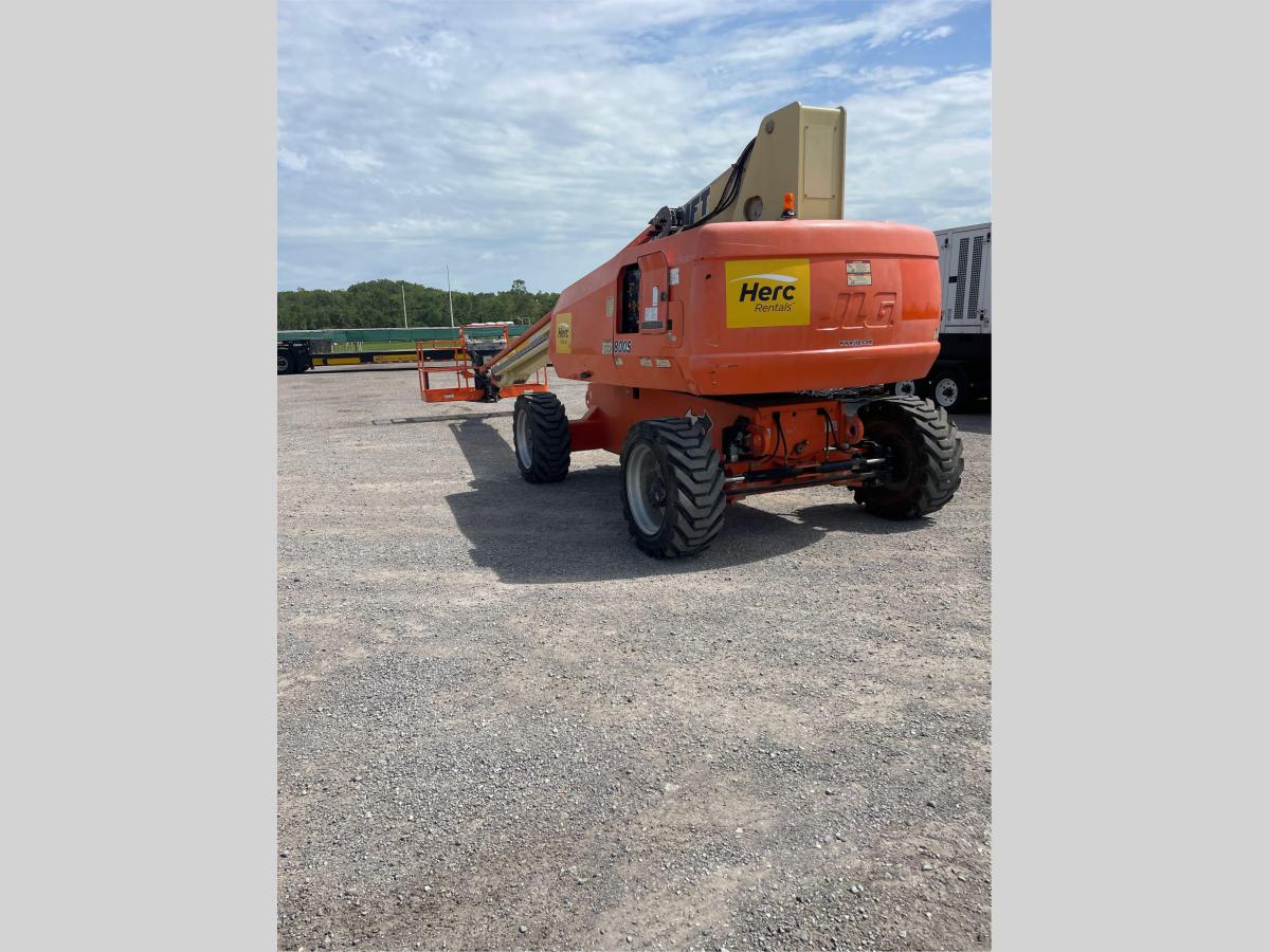 2019 JLG 800S