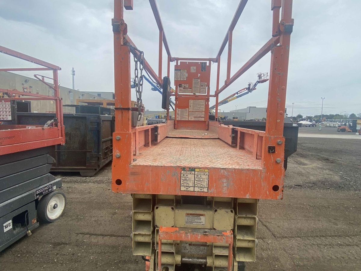 2017 JLG 2632ES-4