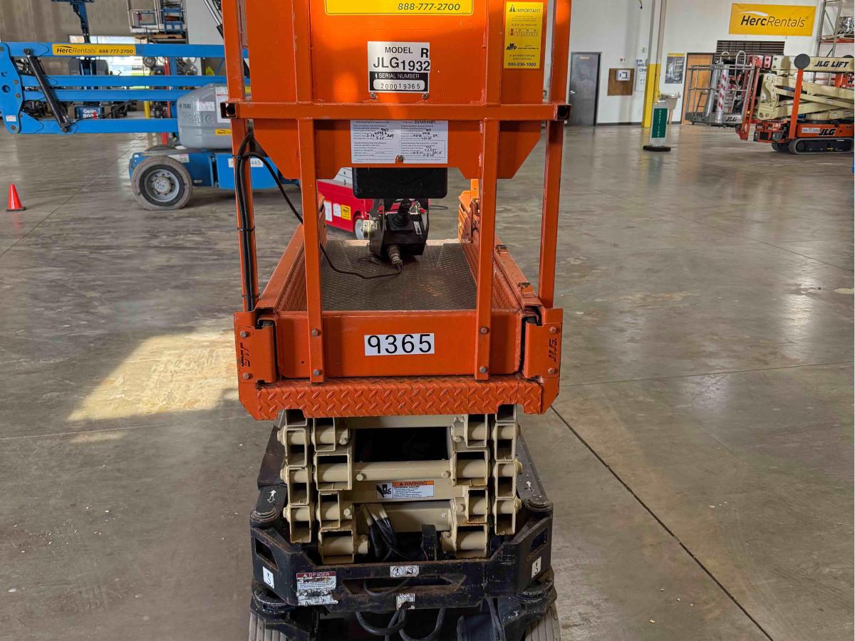 2018 JLG 1932R