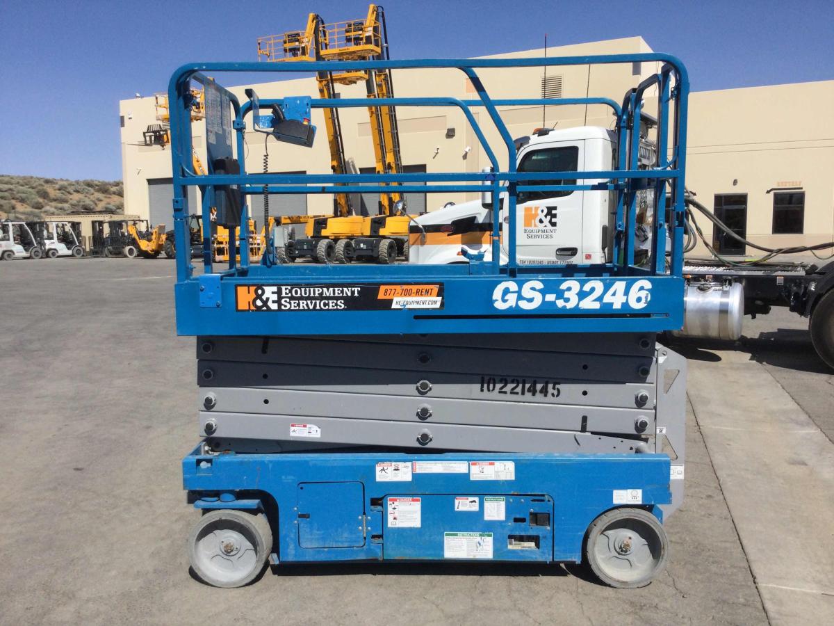 2017 Genie GS-3246