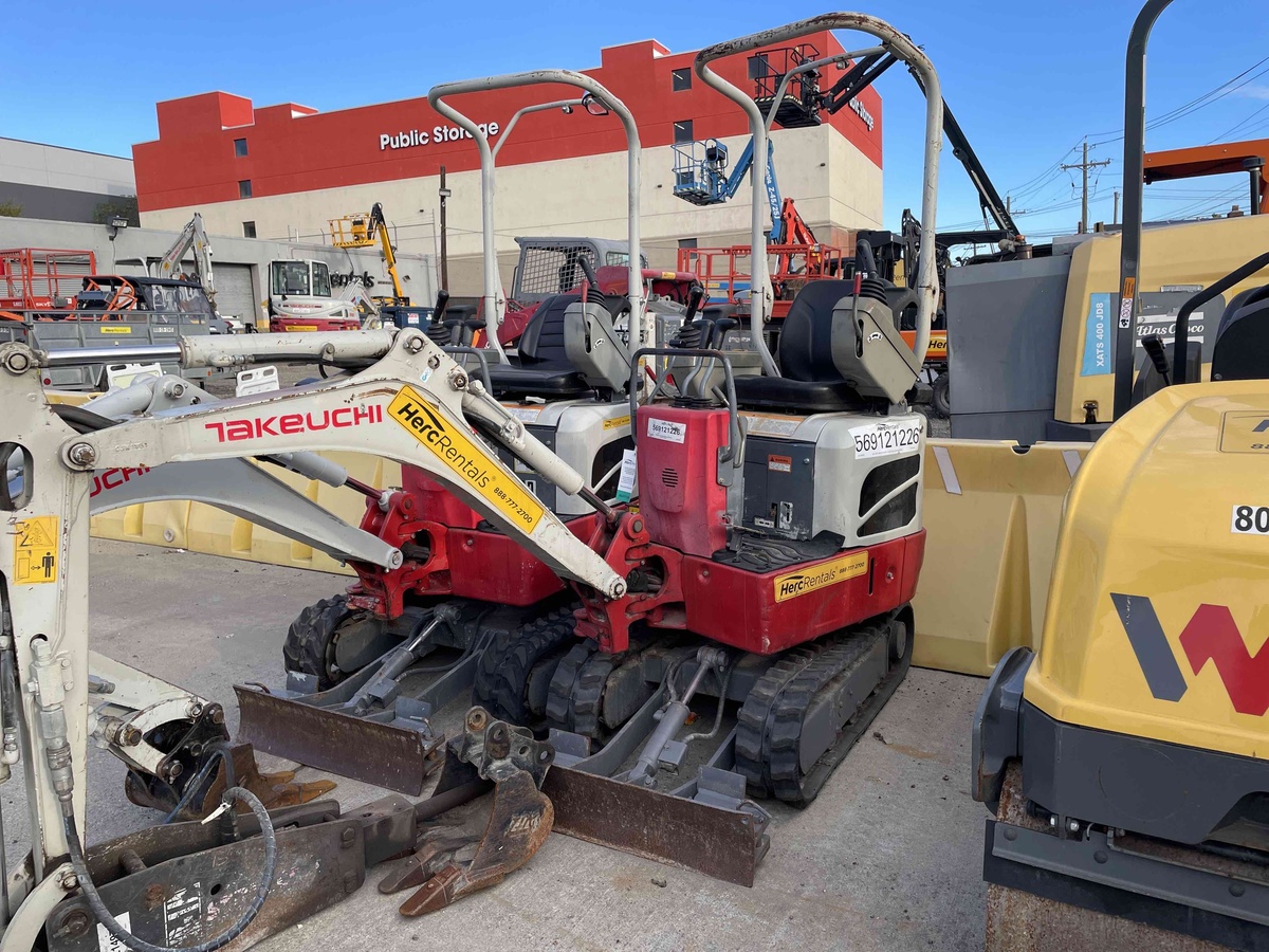 2020 Takeuchi TB210R