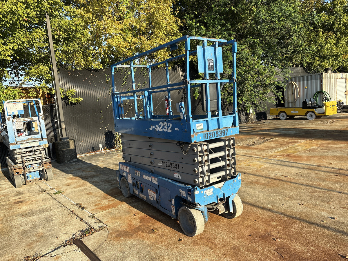 2017 Genie GS-3232-2