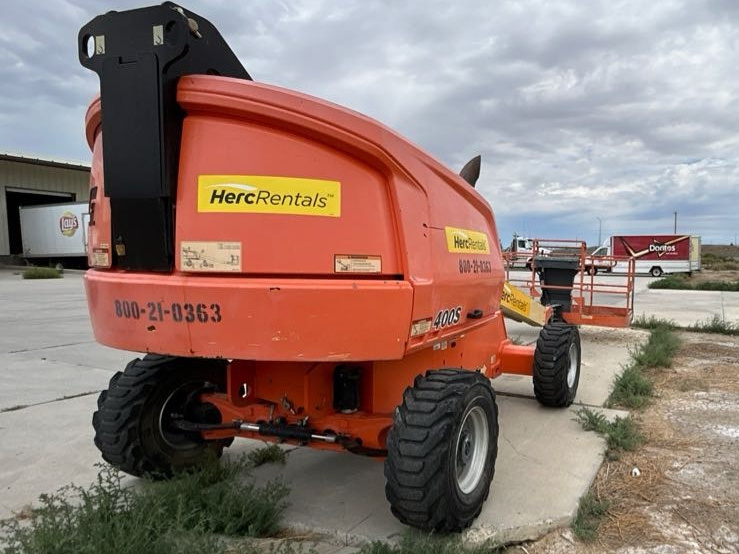 2018 JLG 400S