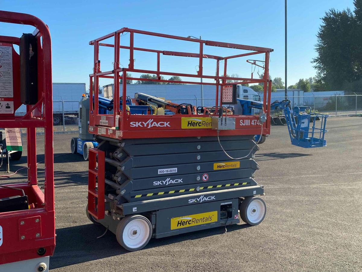 2017 Skyjack SJ4740