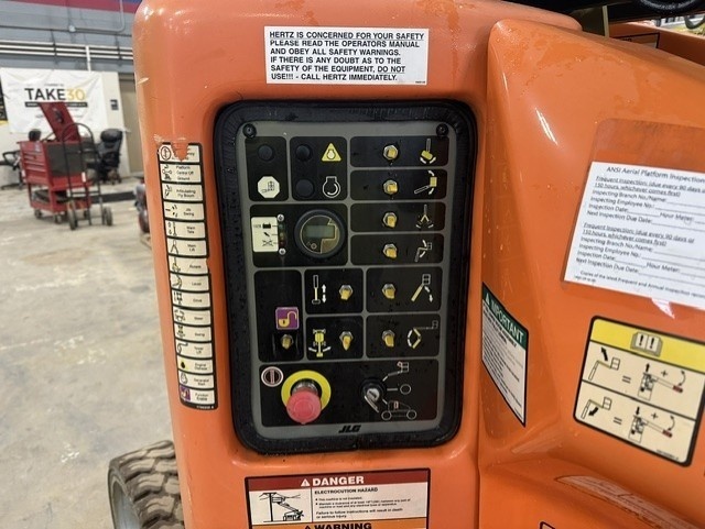 2018 JLG E400AJPN-5