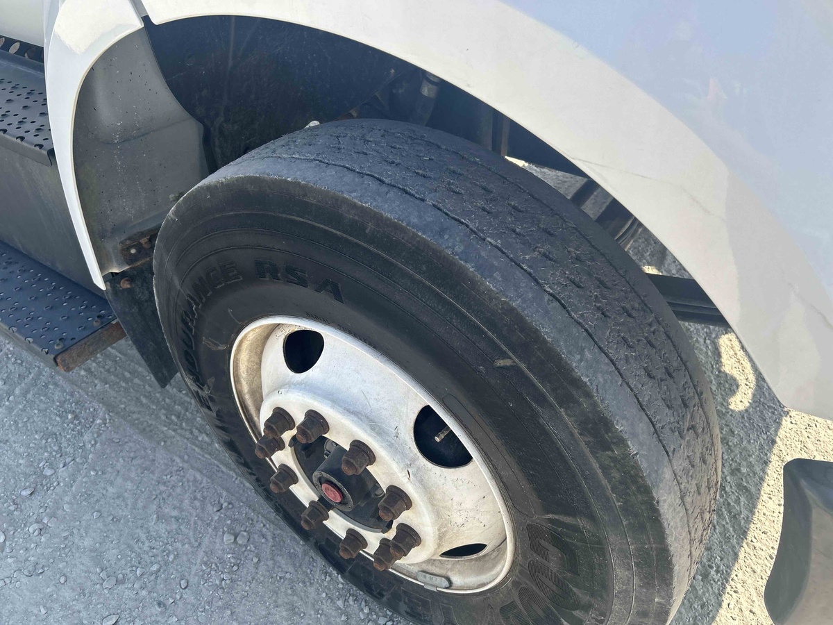 2019 Ford F750-8