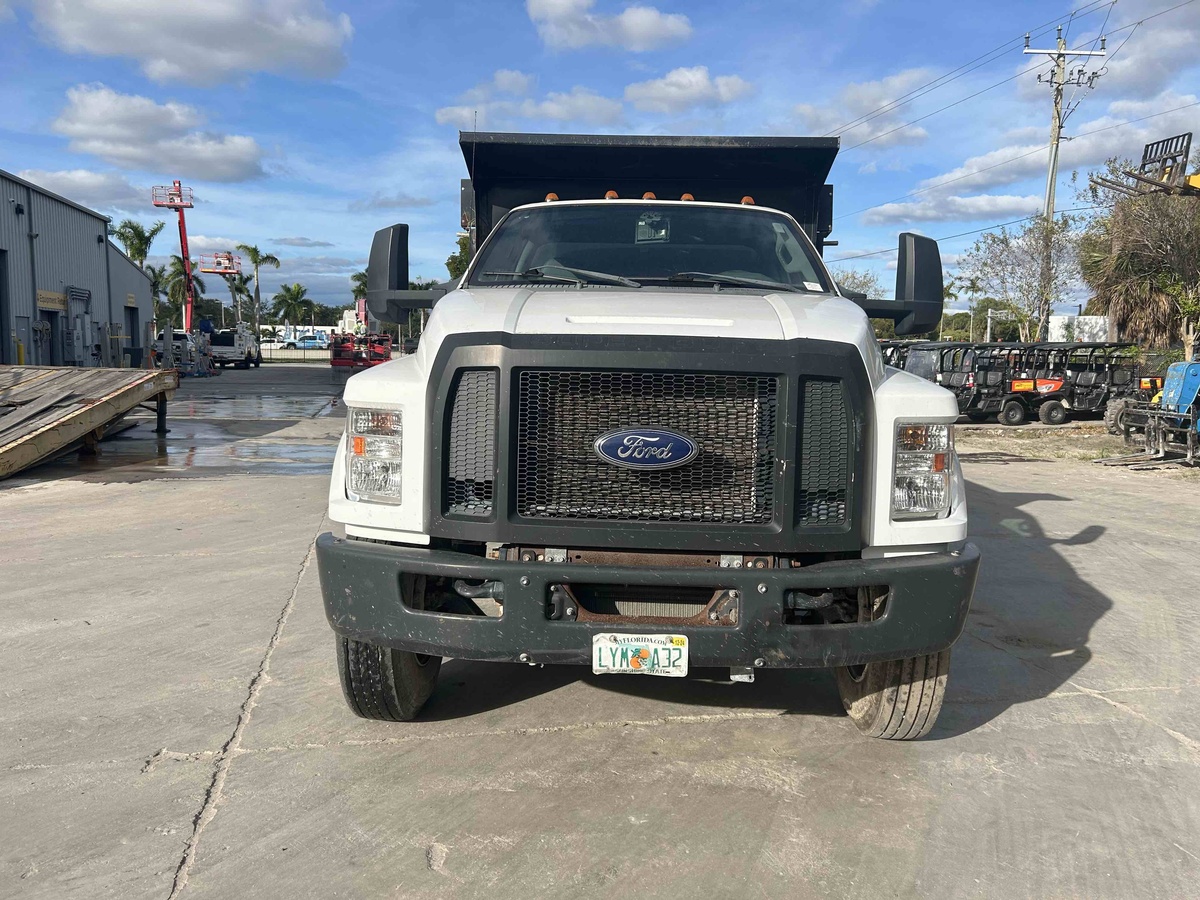 2019 Ford F750-8