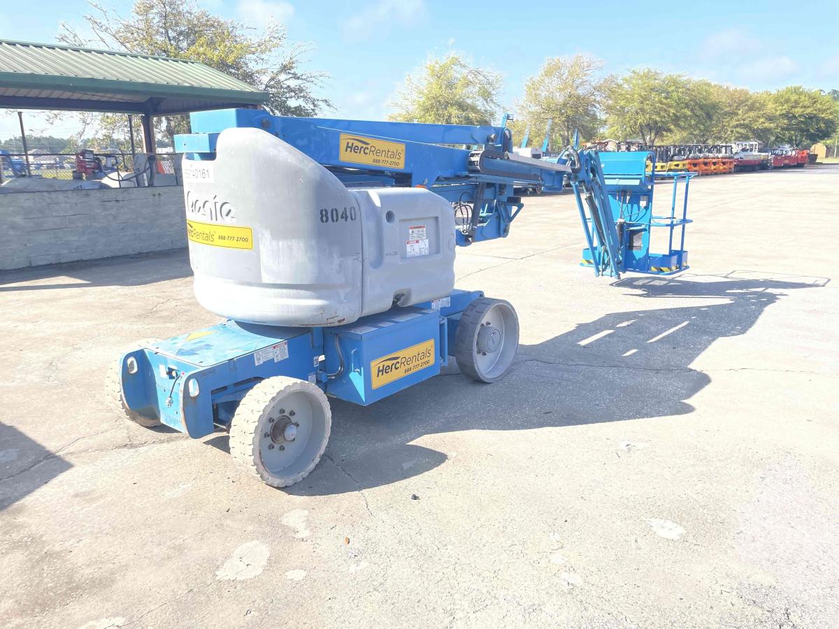 2011 Genie Z-40/23 N