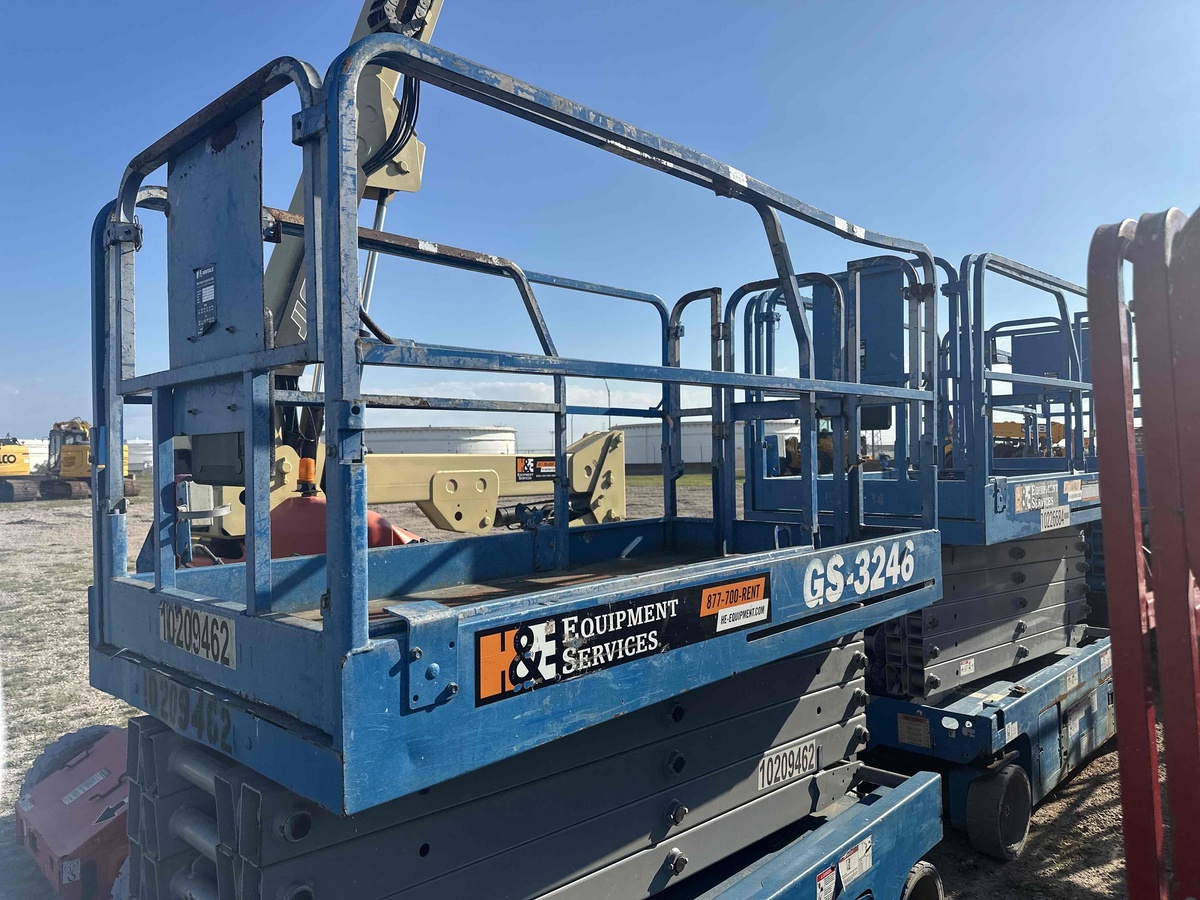 2017 Genie GS-3246-6