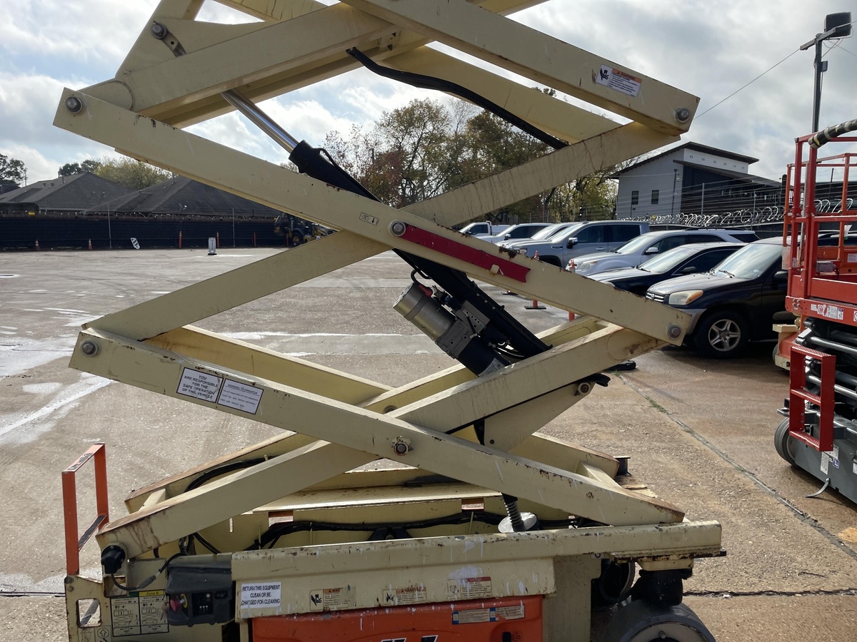 2018 JLG 2632ES-13