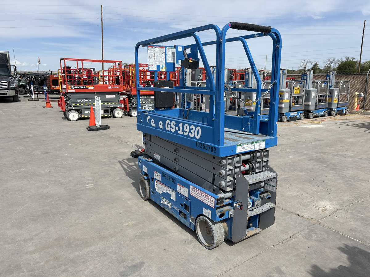 2018 Genie GS-1930
