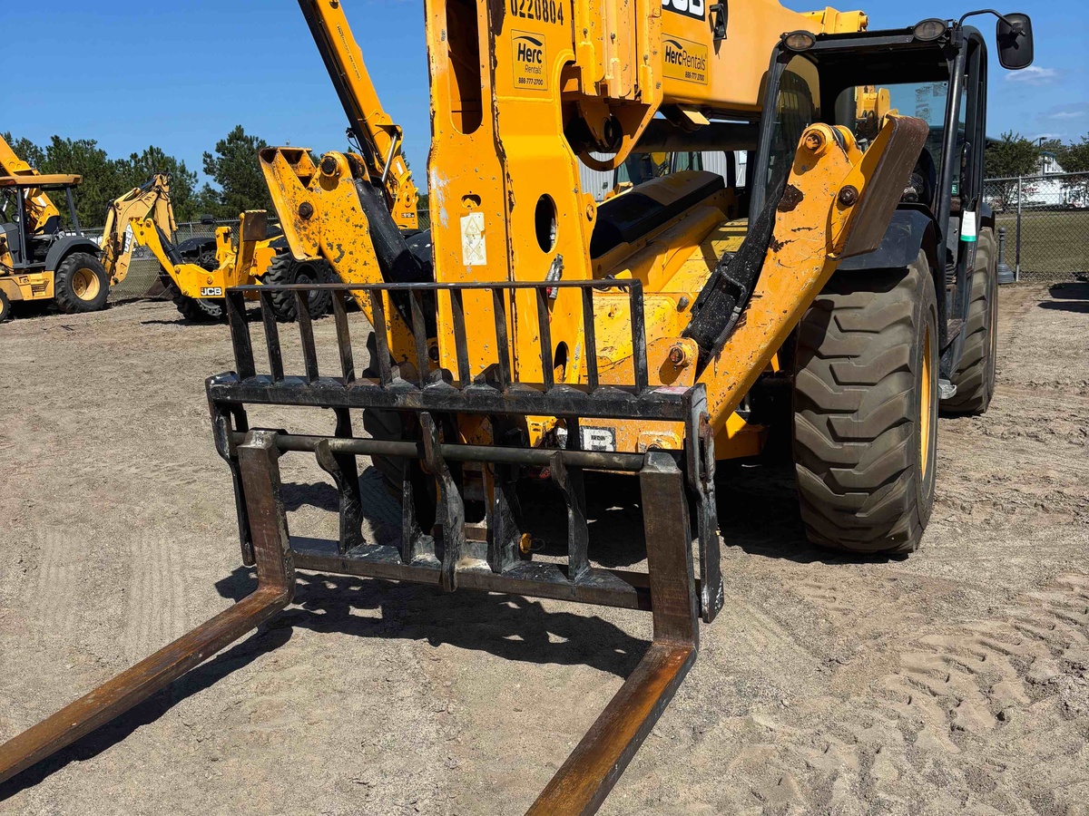 2017 JCB 510-56-4