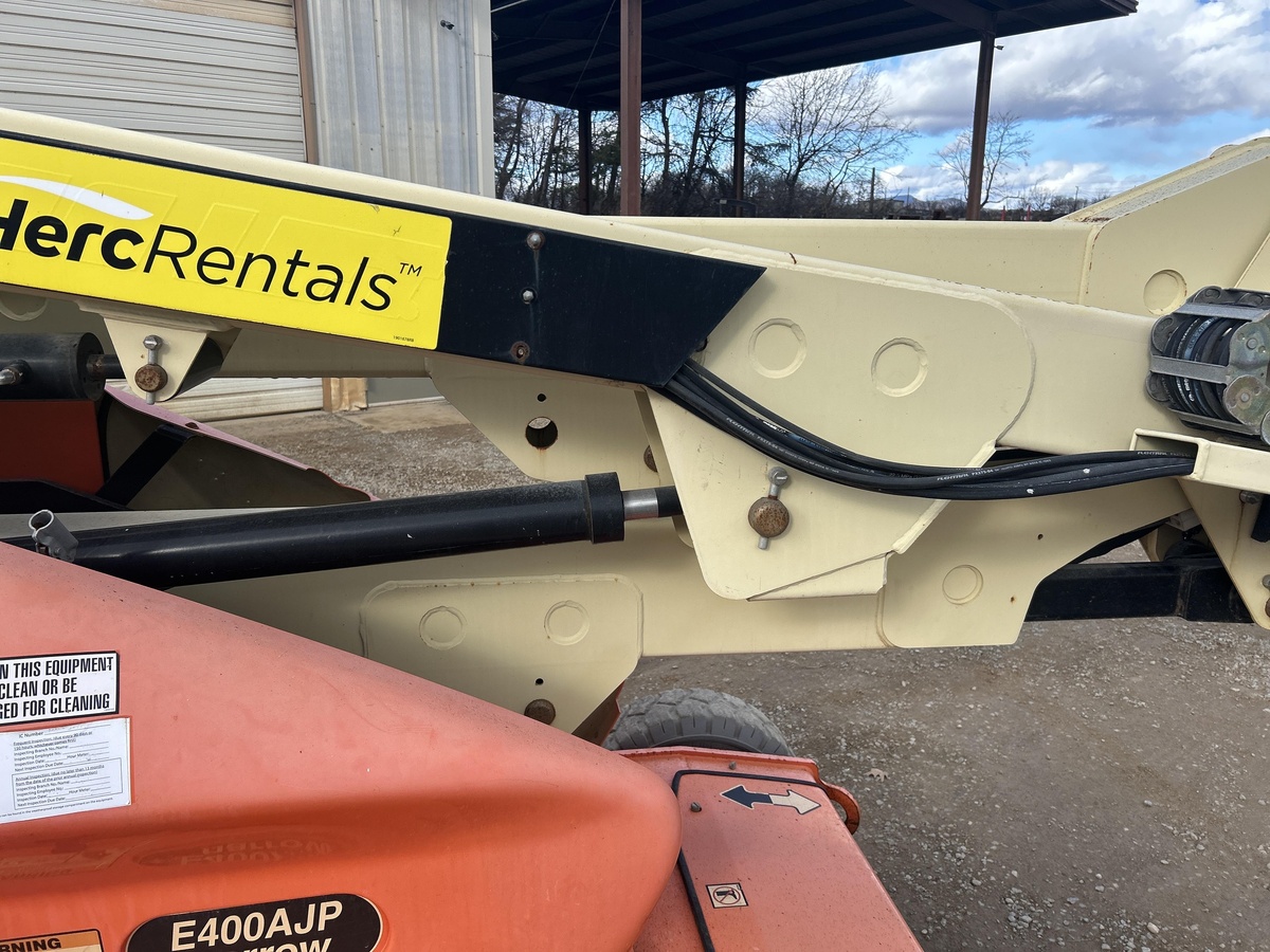 2015 JLG E400AJPN-5
