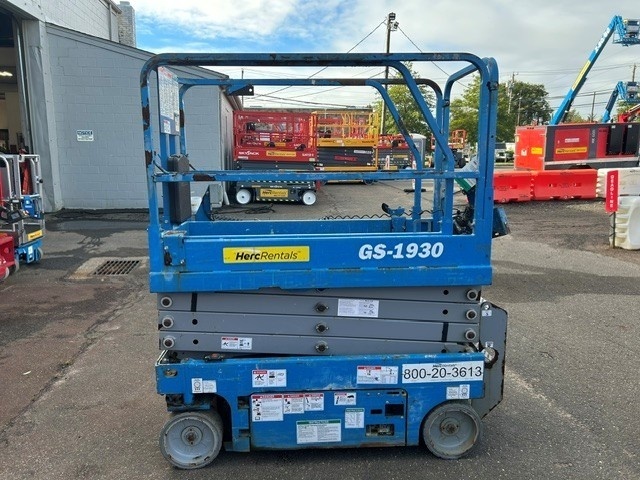 2018 Genie GS-1930