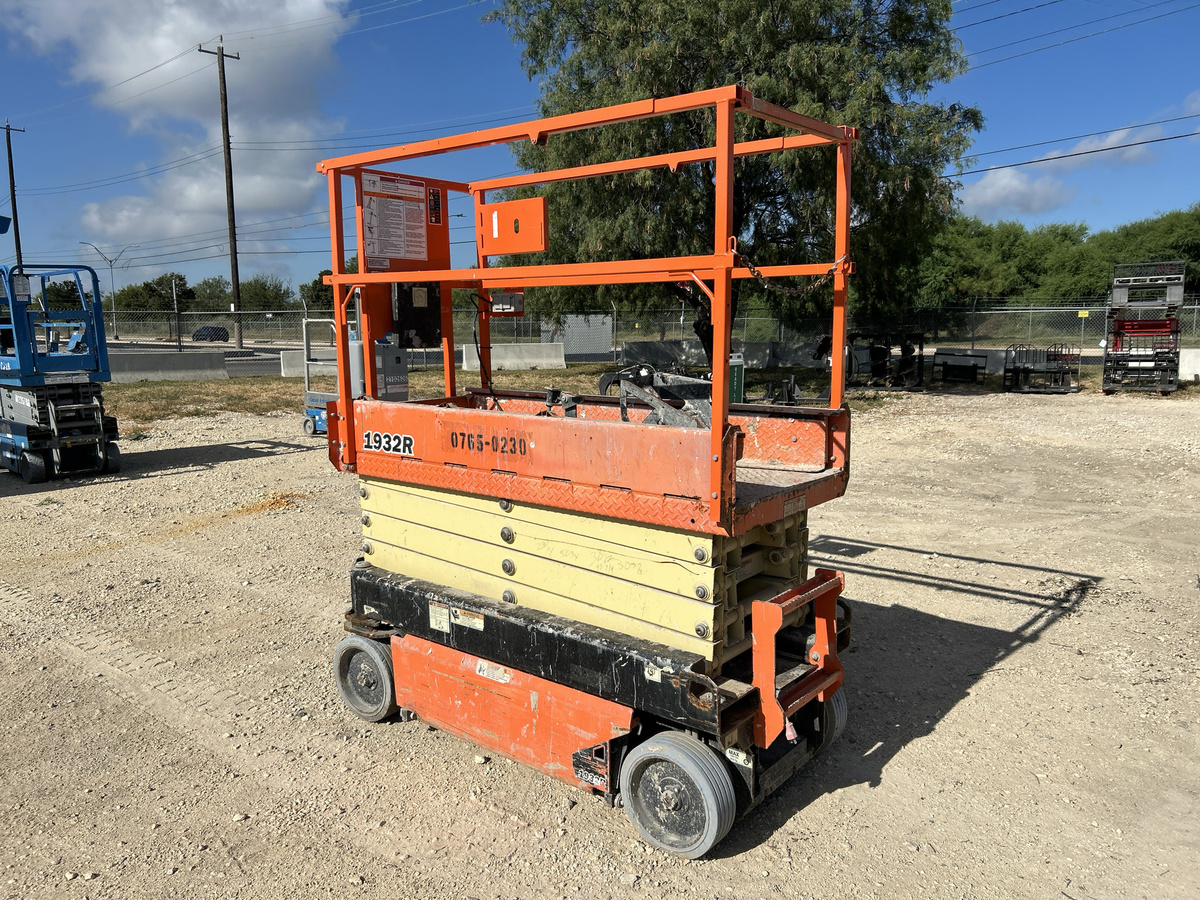 2018 JLG 1932R