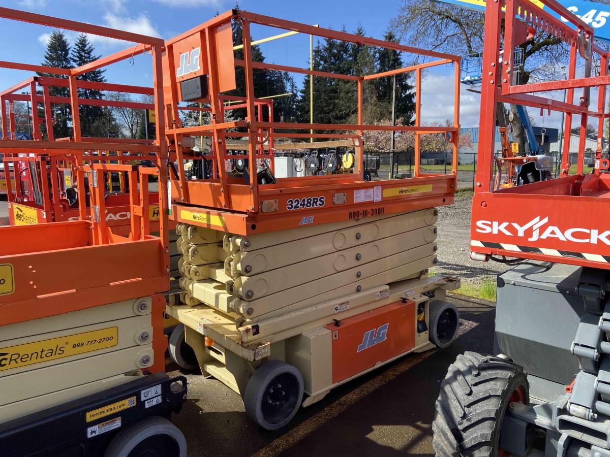2016 JLG 3248RS