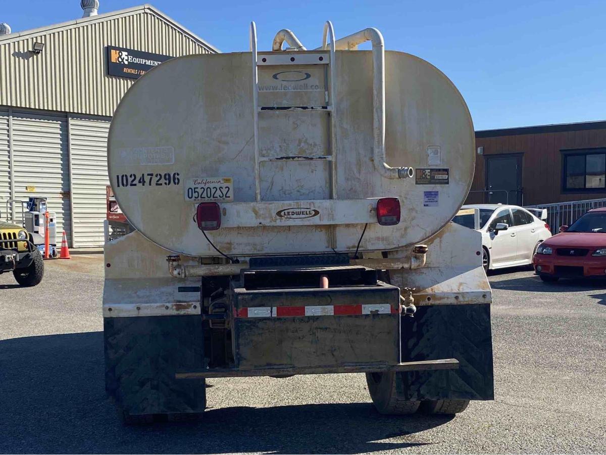 2019 Freightliner M2106