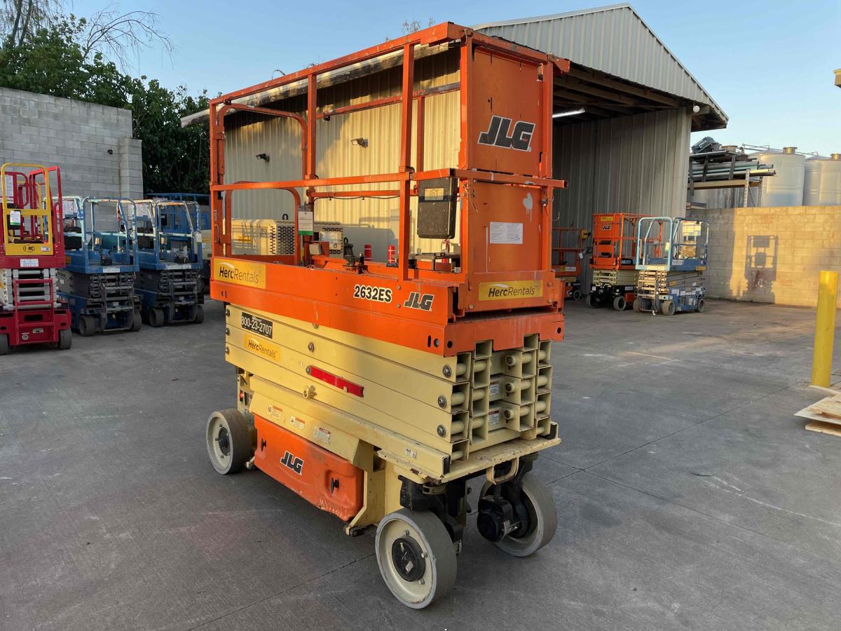 2018 JLG 2632ES