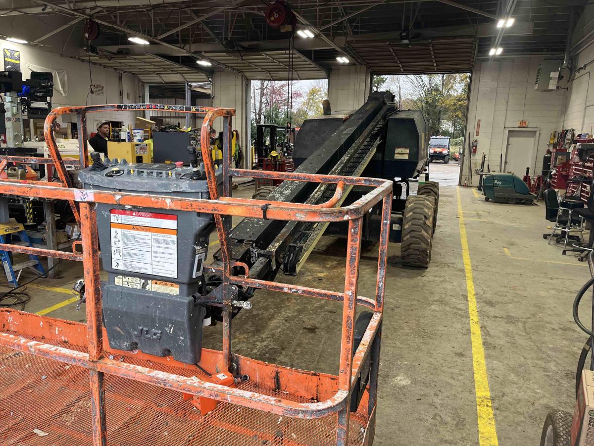 2015 JLG 600S