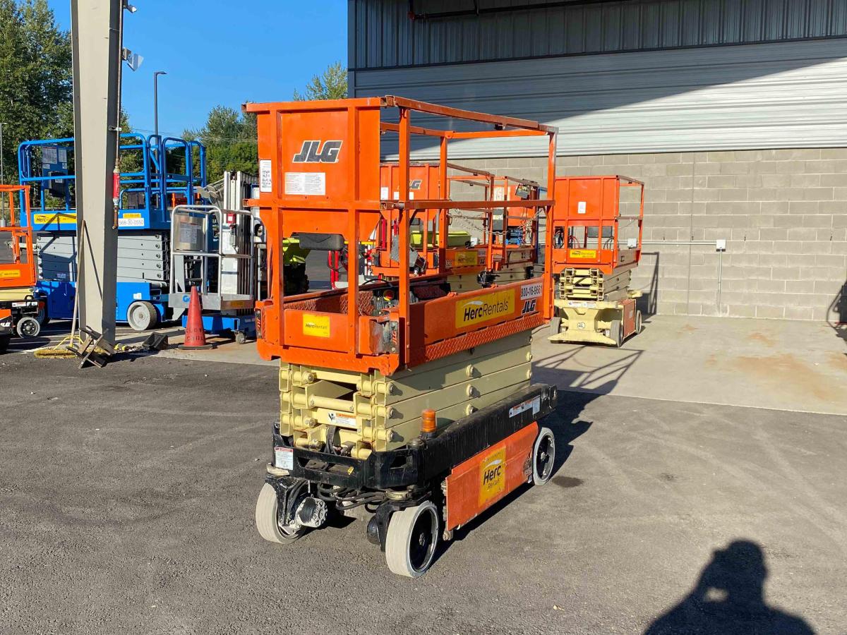 2017 JLG 1932R
