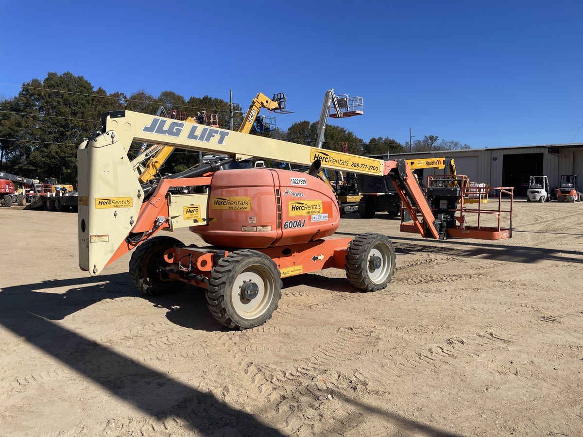 2017 JLG 600AJ-6