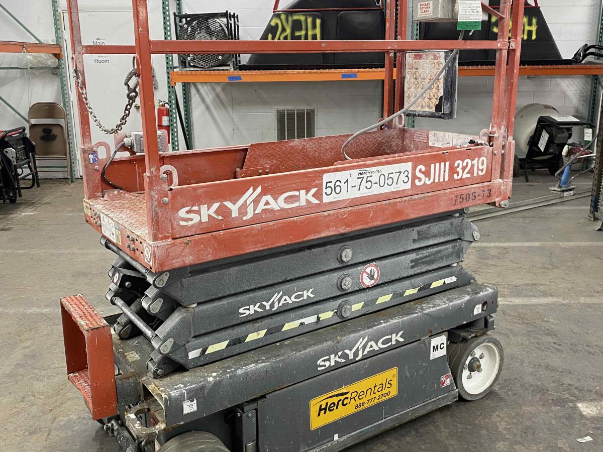 2017 Skyjack SJ3219
