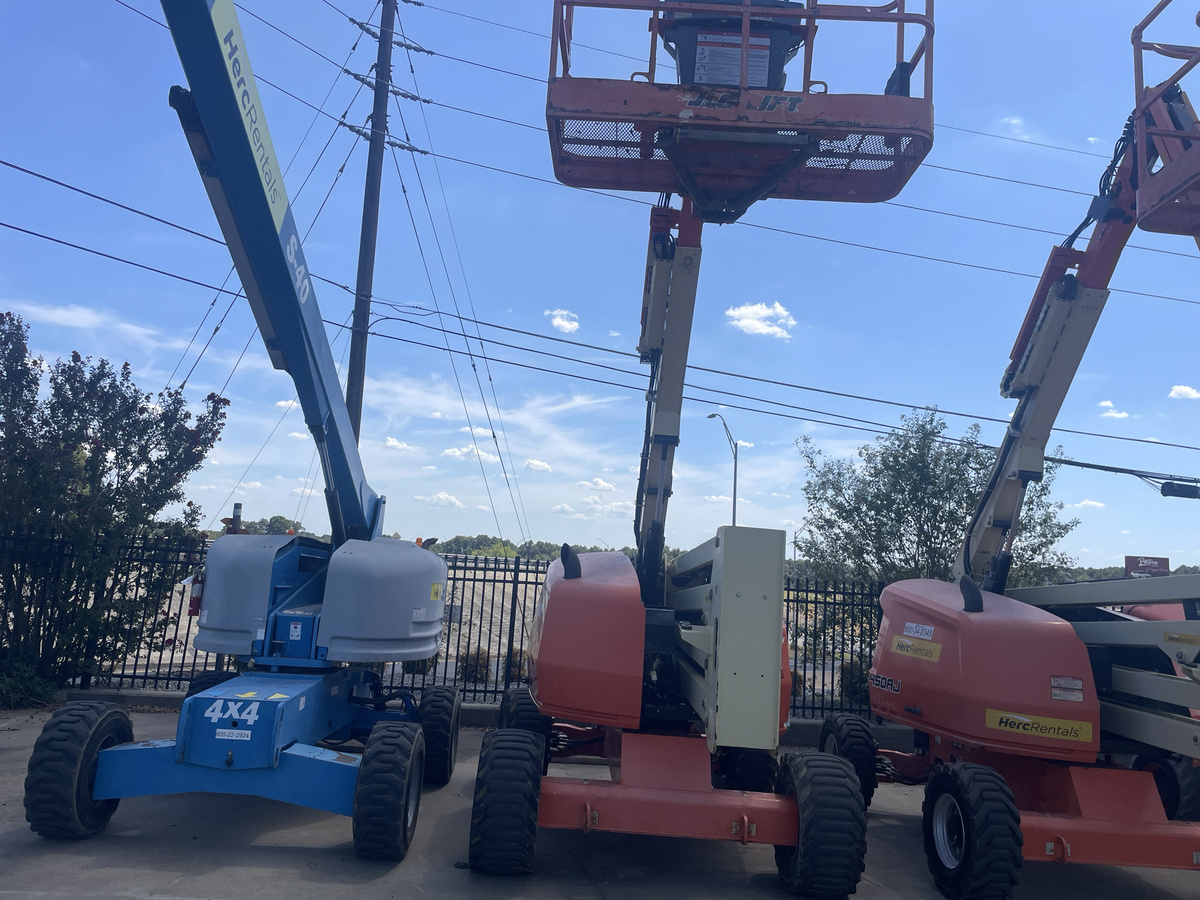 2018 JLG 450AJ-2