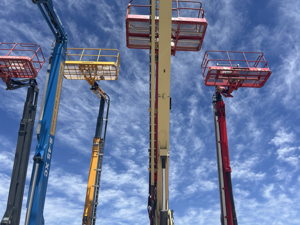 2018 JLG 660SJ-10