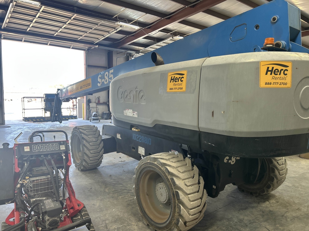 2017 Genie S-85