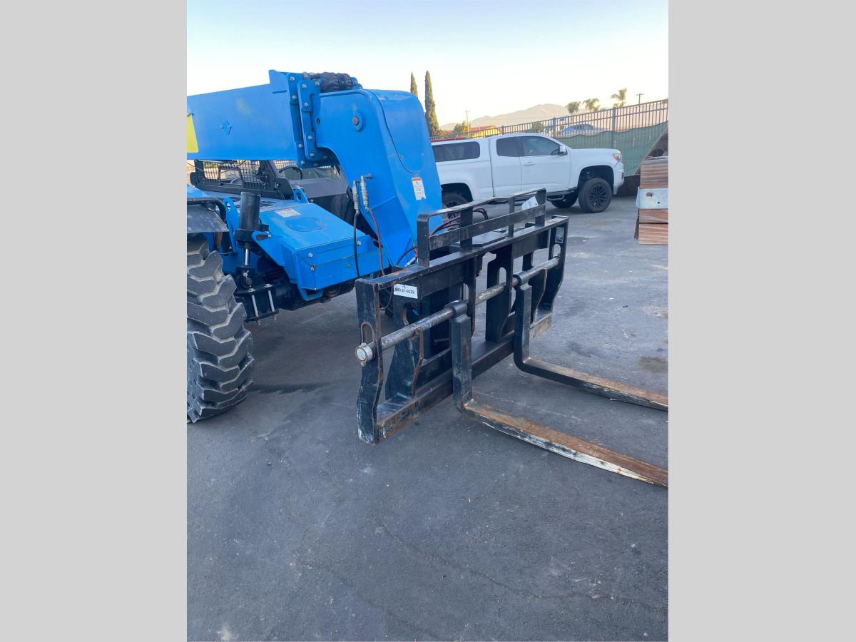 2018 Genie GTH 844