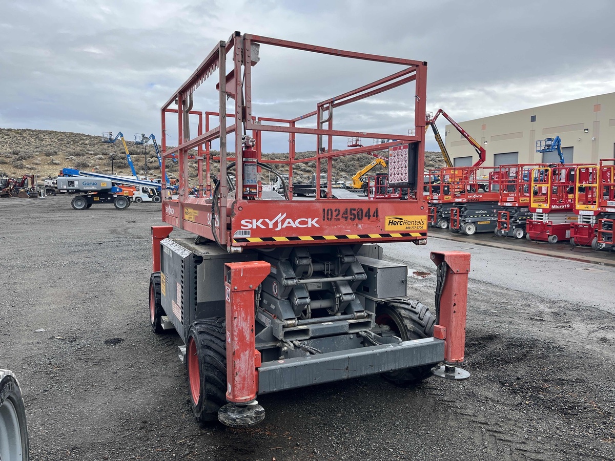 2018 Skyjack SJ-6826RT-2