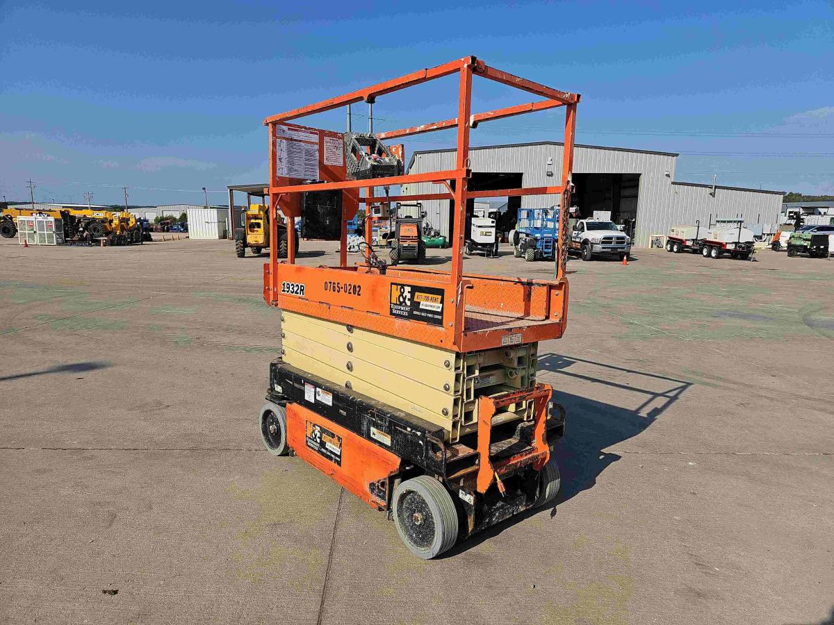 2018 JLG 1932R