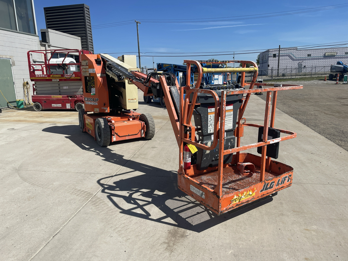 2018 JLG E300AJP-2