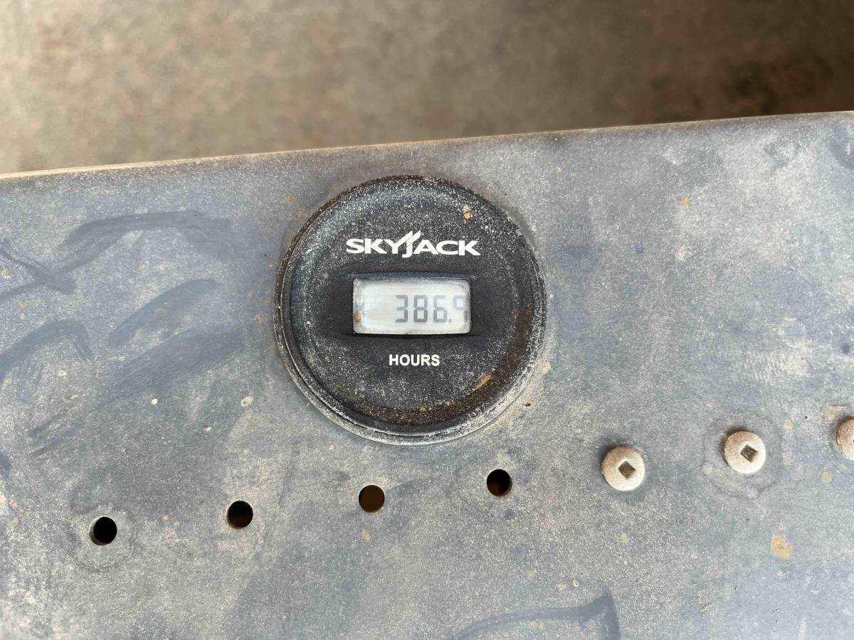 2017 Skyjack SJ3219-8