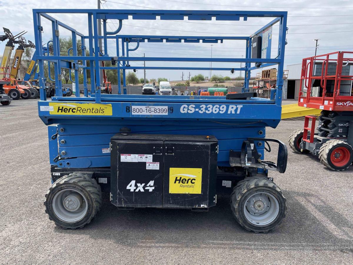 2017 Genie GS-3369 RT
