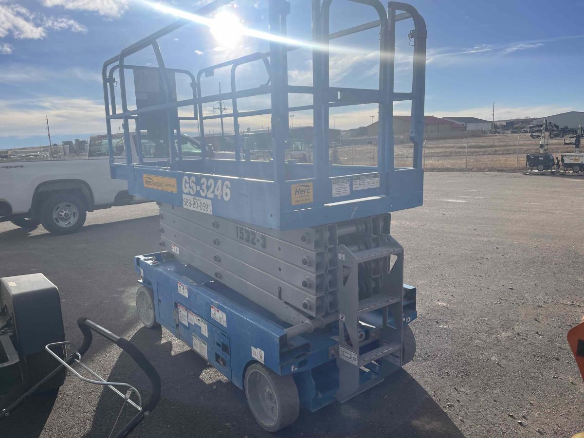 2019 Genie GS-3246