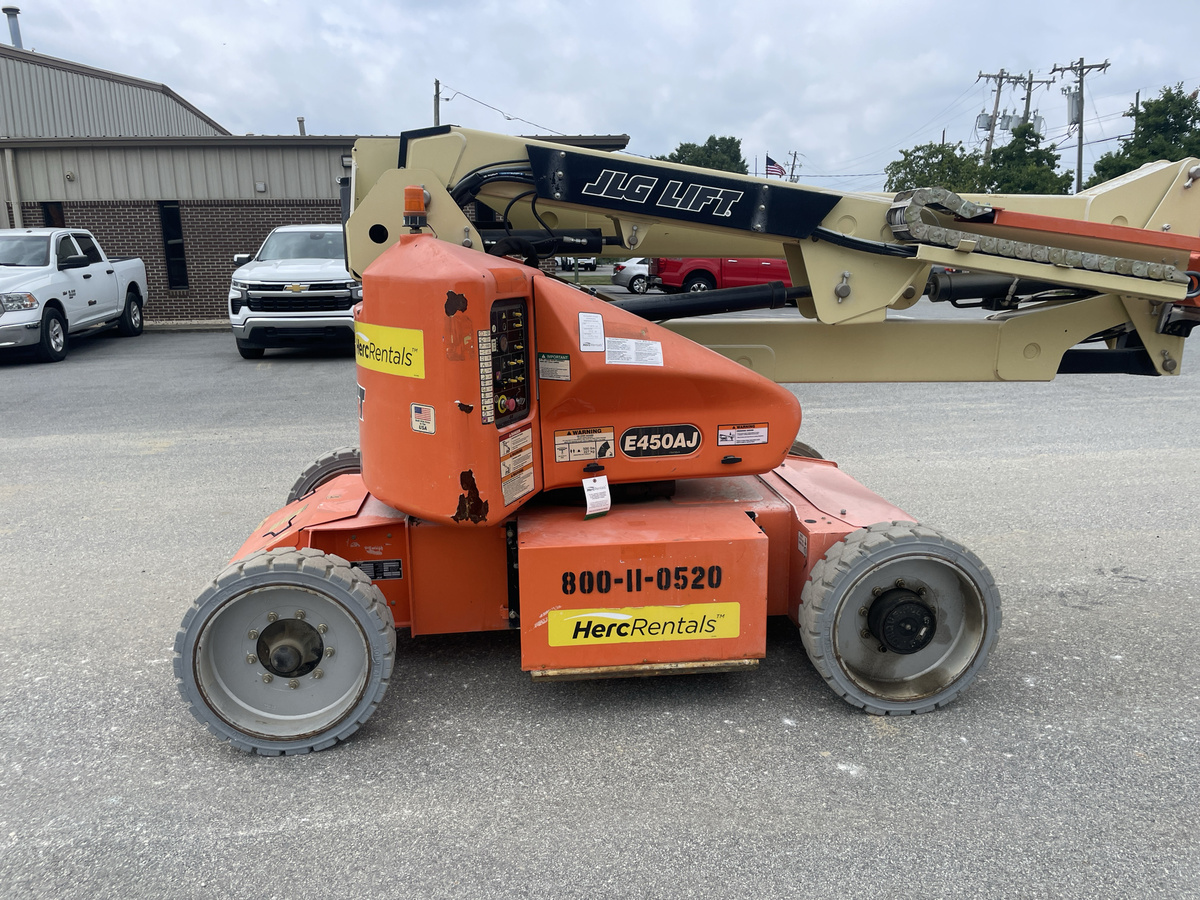 2016 JLG E450AJ-6