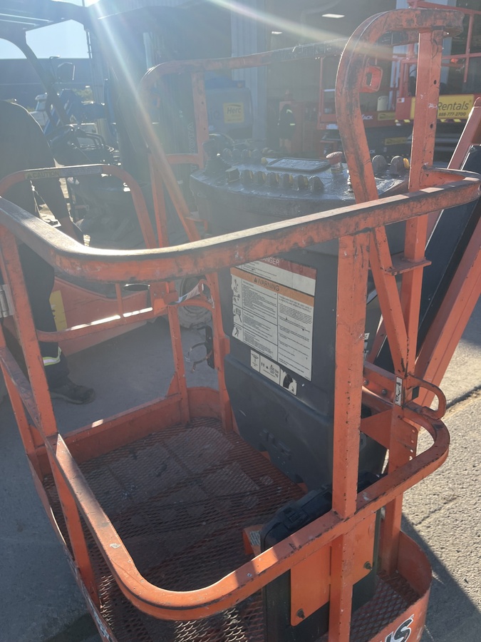 2015 JLG E300AJP-8