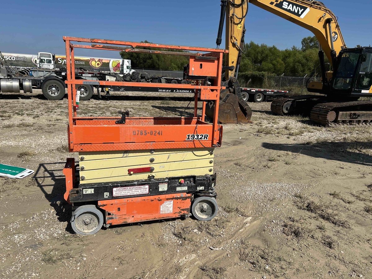 2018 JLG 1932R