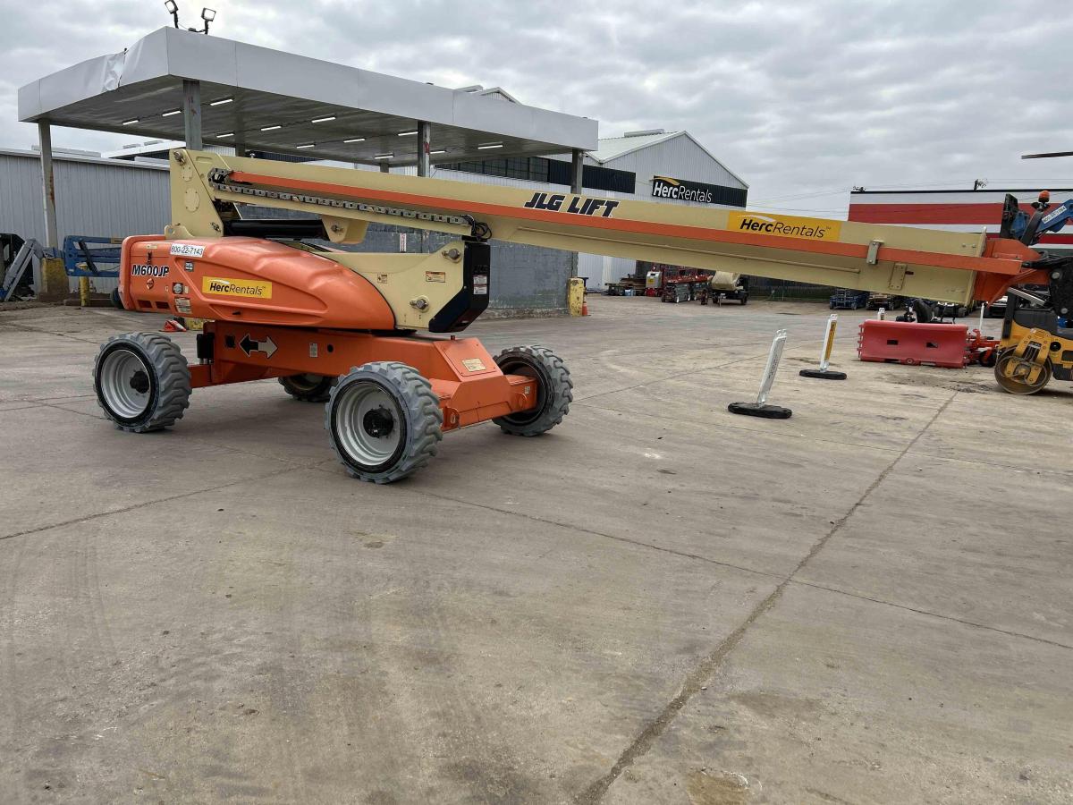 2018 JLG M600JP