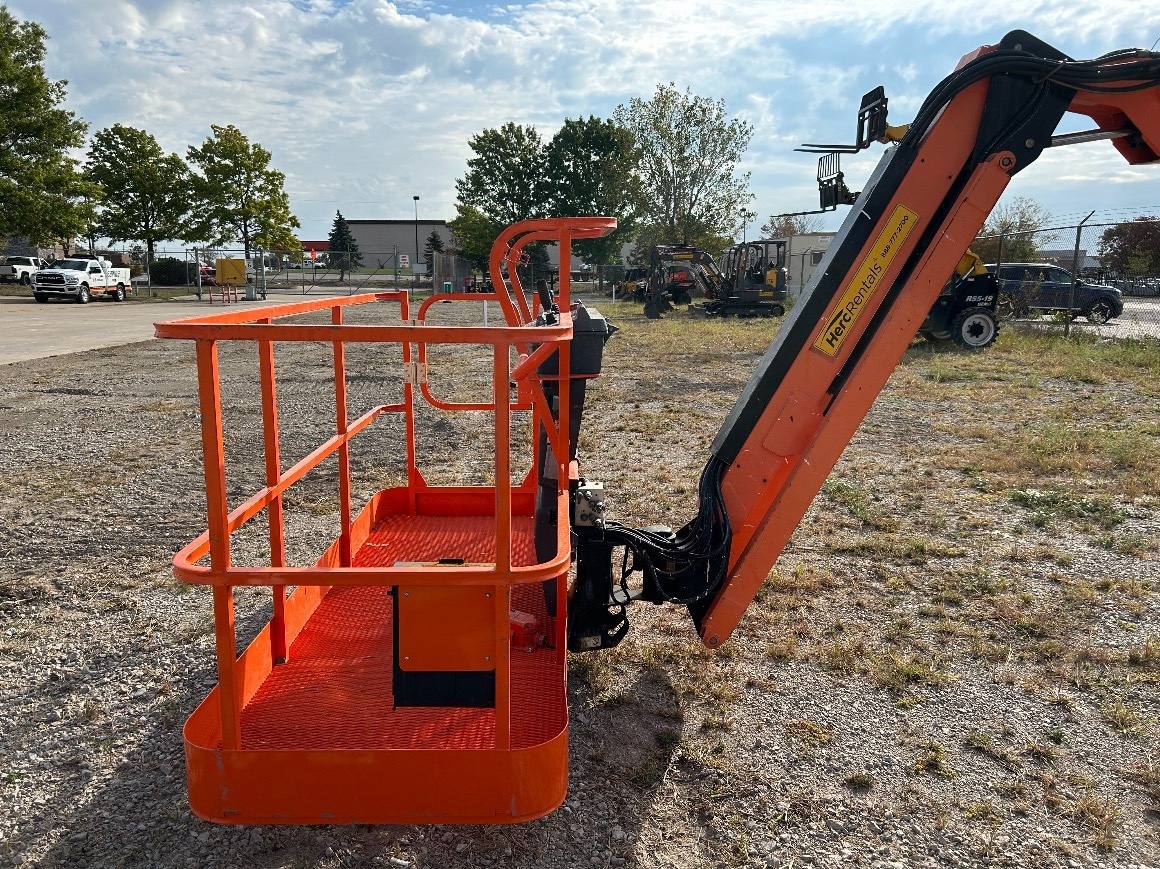 2016 JLG 660SJ-8