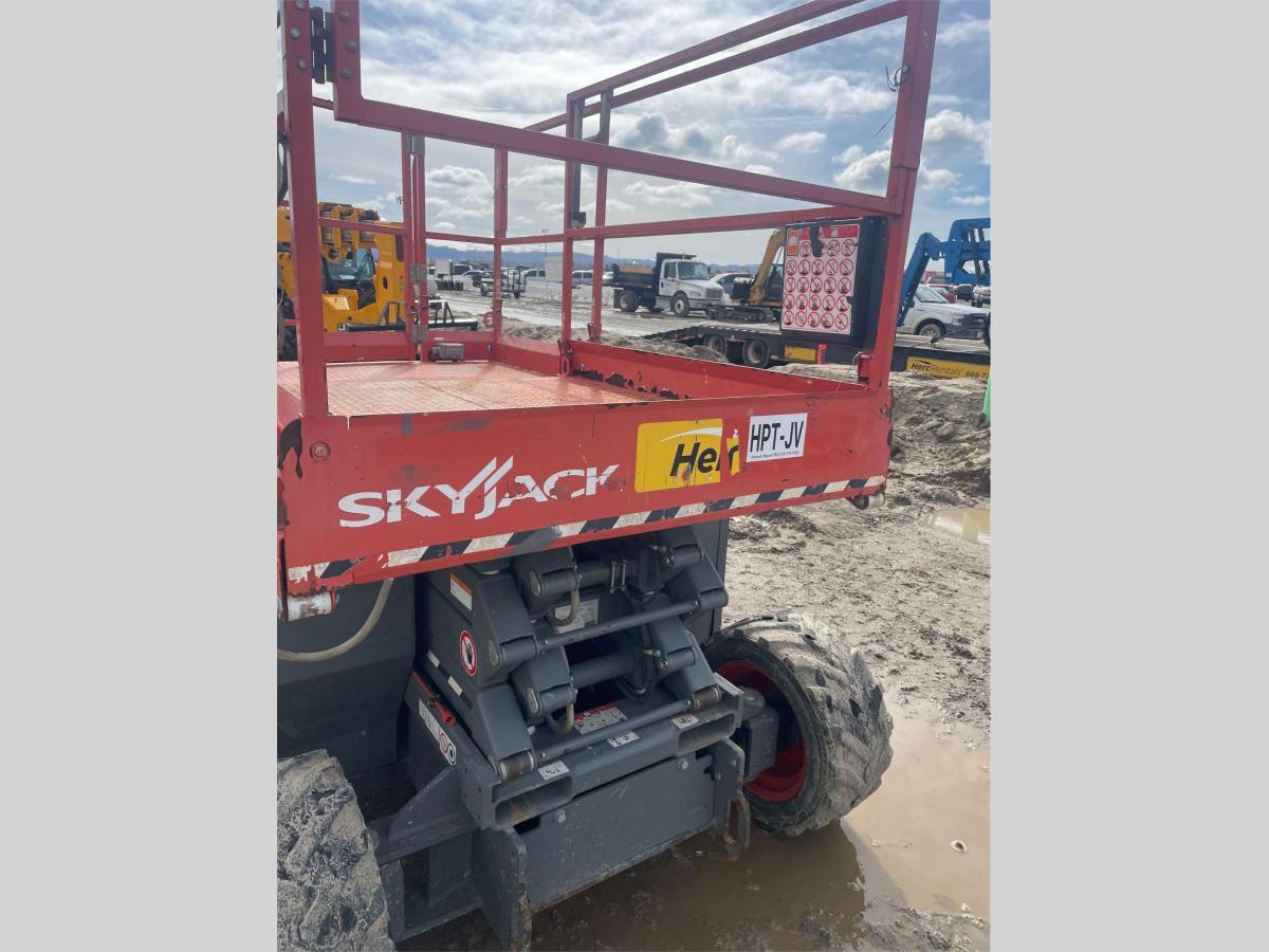 2018 Skyjack SJ-6826RT-4