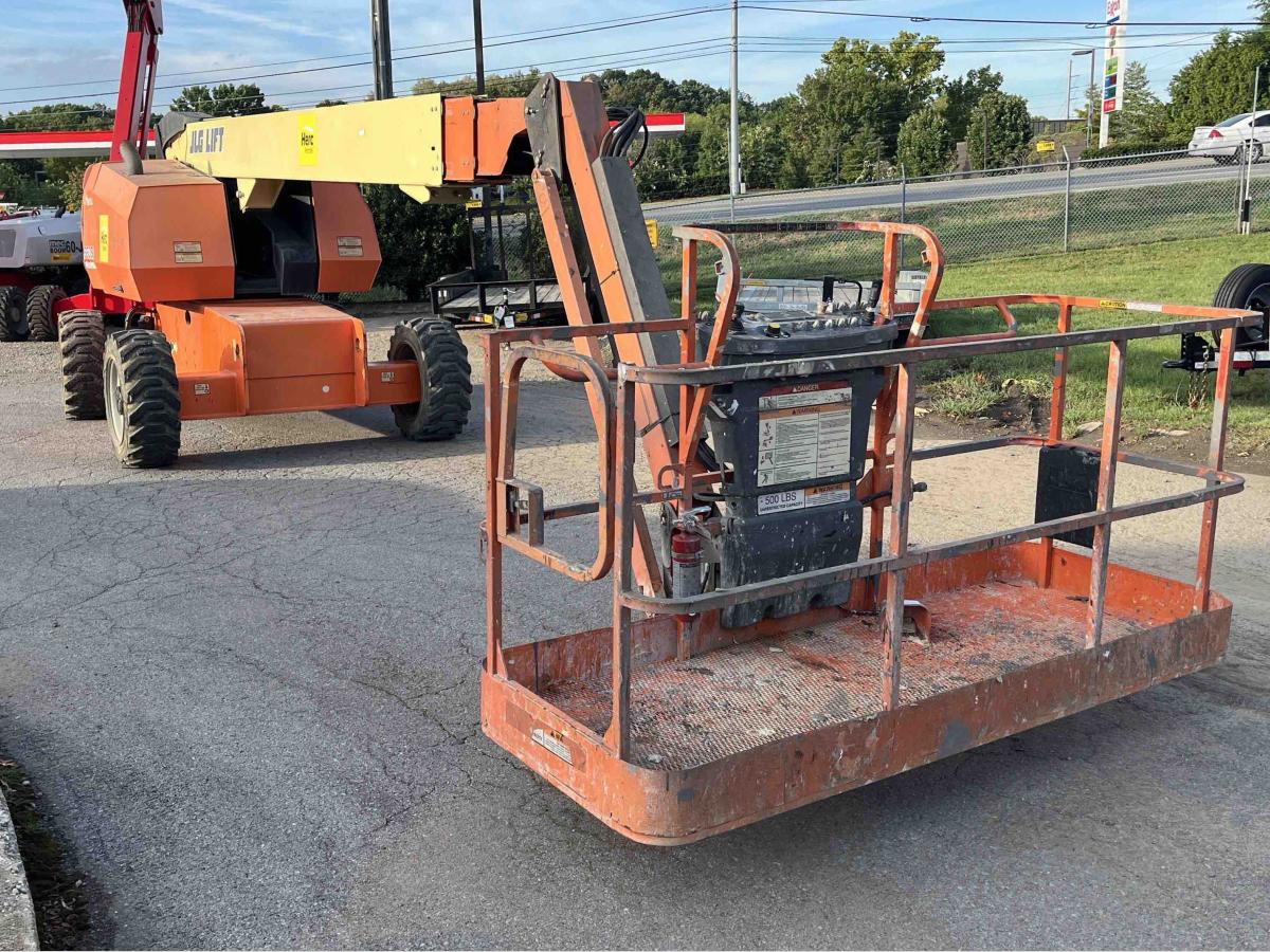 2016 JLG 660SJ