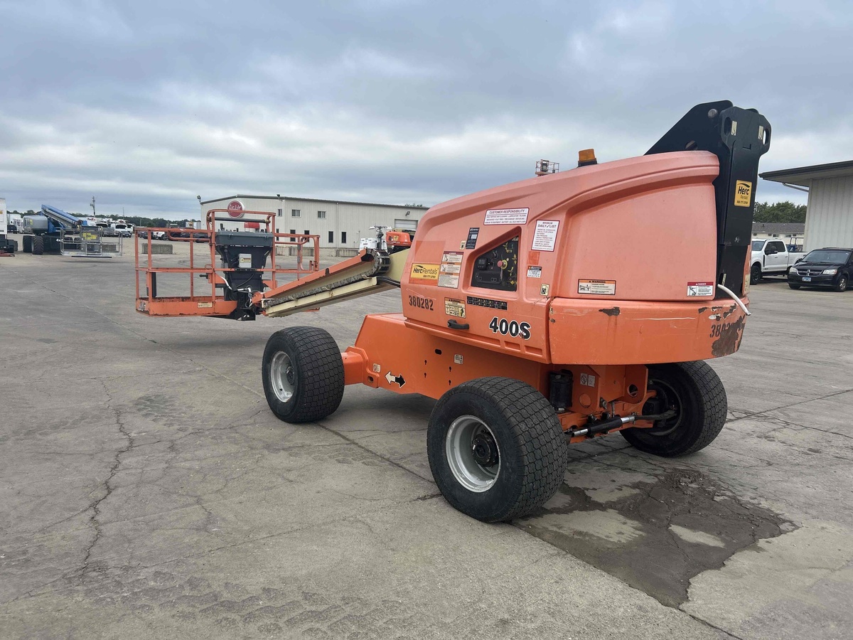 2017 JLG 400S-3